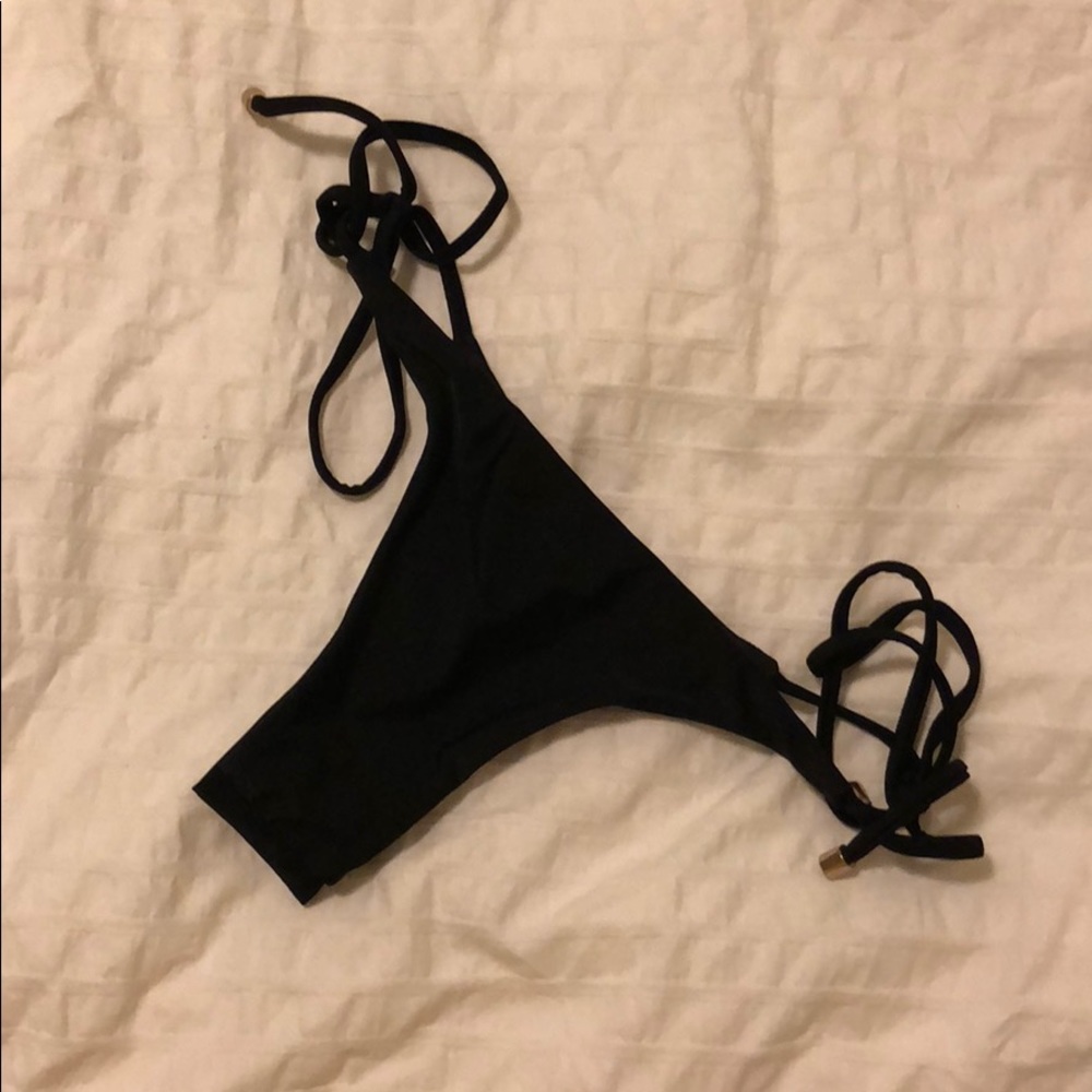 String Bikini Bottom - Picture 2 of 3